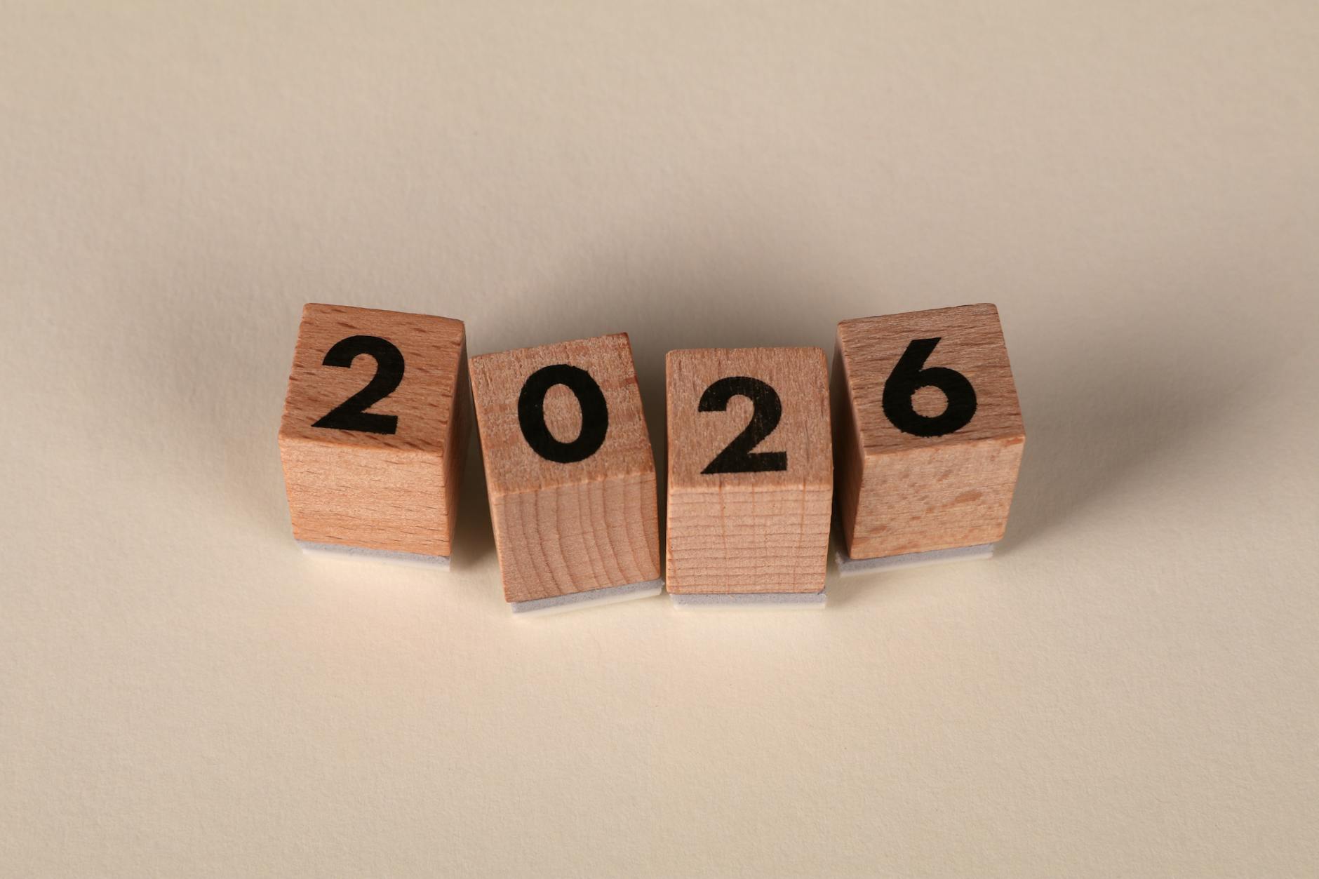 Strażacy podczas powiatowych obchodów Dnia Strażaka w Radziejowie w 2026 roku, wręczenie odznaczeń i awansów.